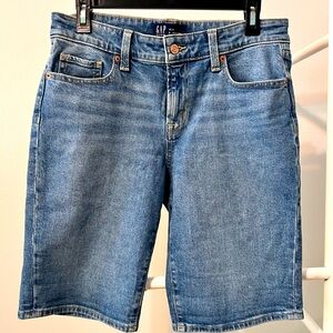 GAP Blue Denim Shorts Women’s Bermuda NWOT